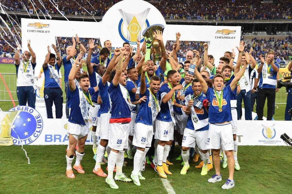 4 - Cruzeiro (dez ttulos) - quatro Campeonatos Brasileiros (1966, 2003, 2013 e 2014) e seis Copas do Brasil (1993, 1996, 2000, 2003, 2017 e 2018)