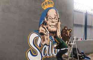 Painel no muro do clube social do Cruzeiro, no Barro Preto, em homenagem a Salom