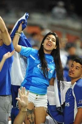 Chegada das torcidas de Cruzeiro e Grmio ao Mineiro para a semifinal da Copa do Brasil