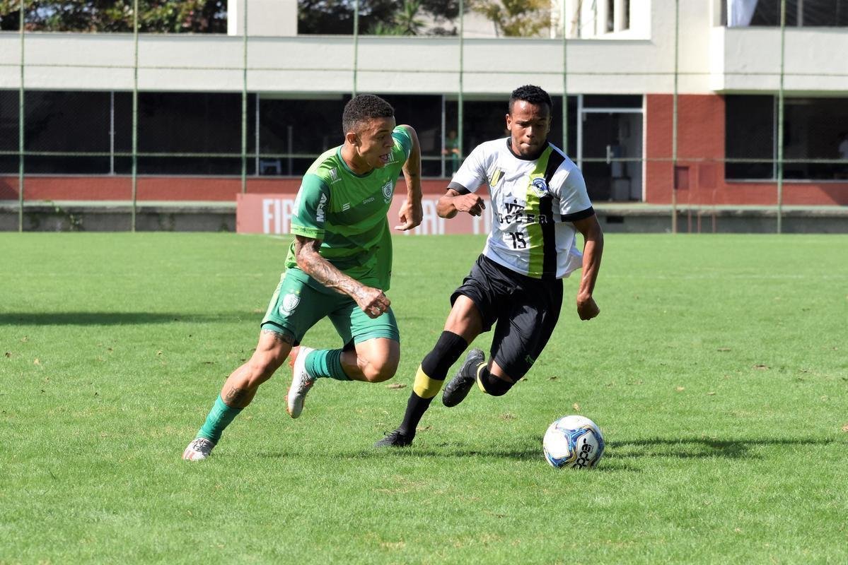 Imagens do jogo-treino do Amrica contra o Inter de Minas