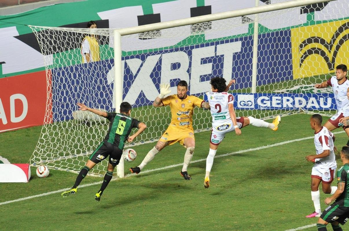 O Amrica recebeu o Patrocinense nesta quarta-feira (16), no Independncia, em Belo Horizonte, para confronto vlido pela 7 rodada do Campeonato Mineiro. A partida marcou a estreia do experiente goleiro Jailson com a camisa do Coelho.