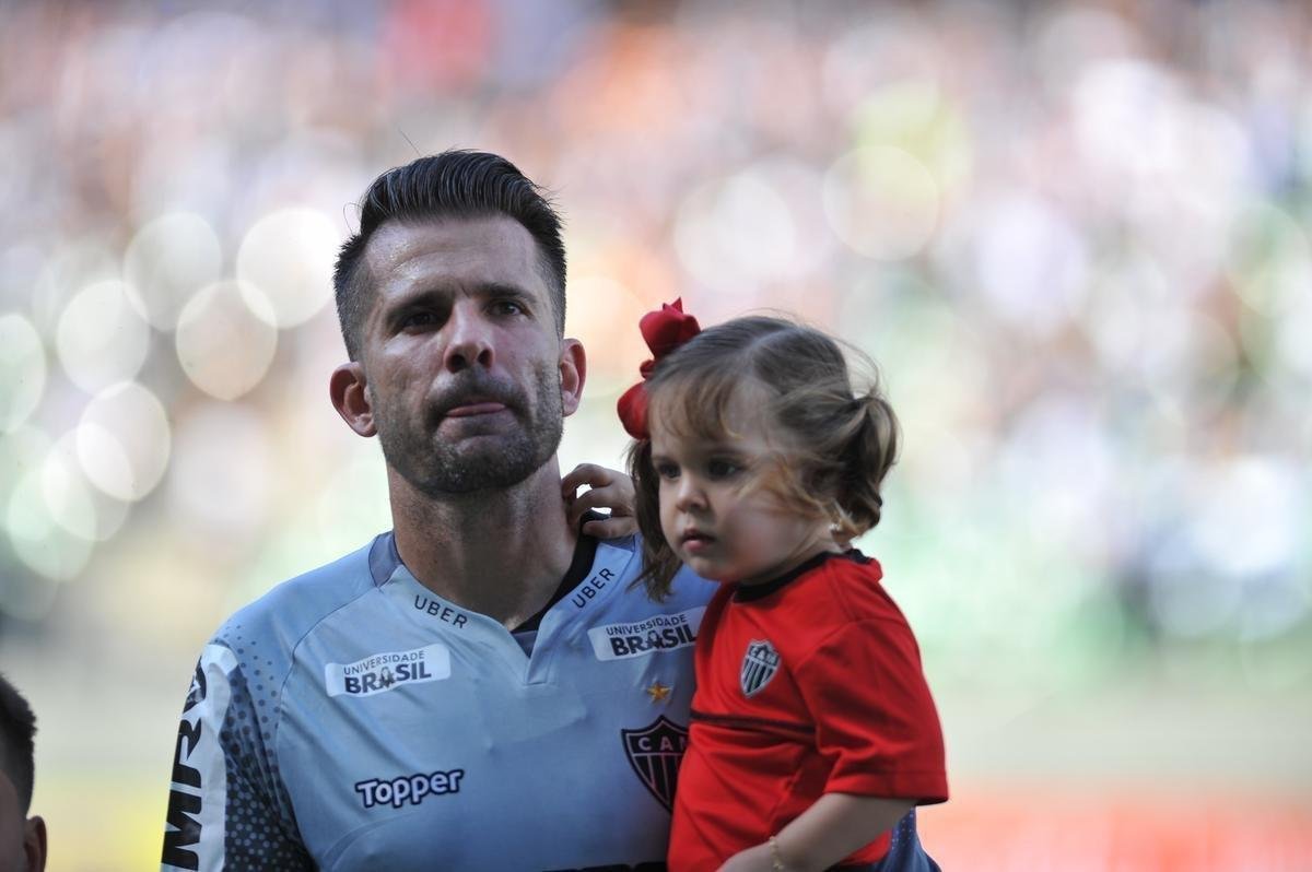 Imagens do duelo entre Atltico e Democrata-GV, no Independncia, pelo Campeonato Mineiro