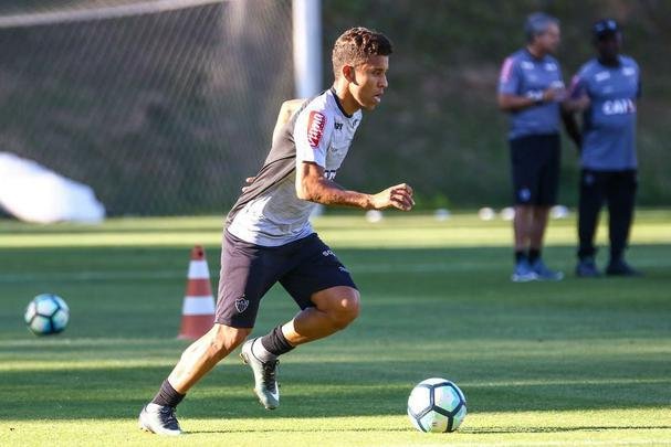 Galo afia pontaria em treino para melhorar nmeros no Brasileiro