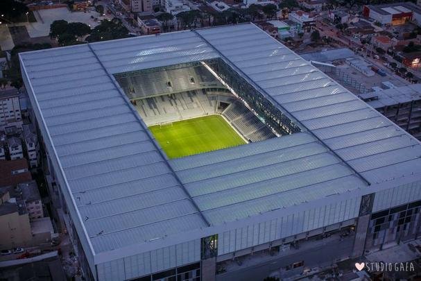 Arena da Baixada, em Curitiba - 42.372 pessoas
