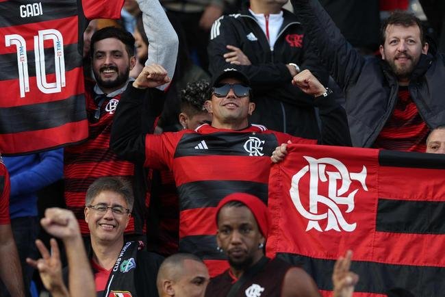 Torcedores de Flamengo e Al Hilal no Estdio Ibn-Batouta, em Tnger, no Marrocos