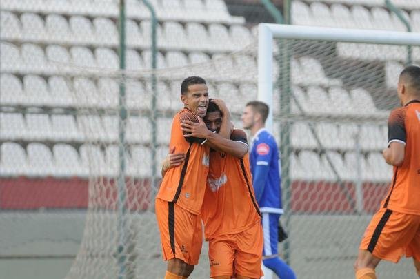 Coimbra venceu o Uberlndia por 1 a 0 e conquistou o trofu do Mdulo II do Campeonato Mineiro