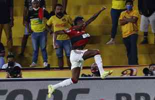 Flamengo vence Barcelona e vai à final da Libertadores; veja fotos