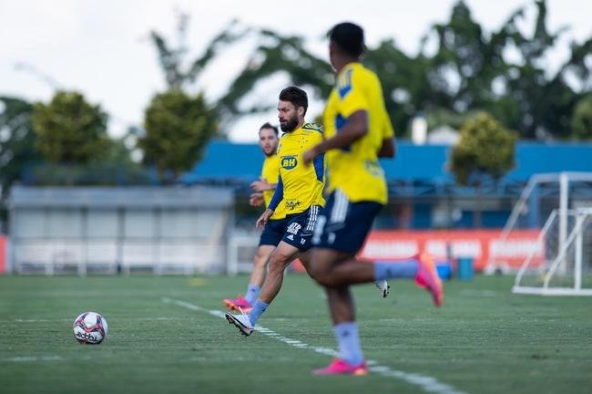 Fotos do treino do Cruzeiro nesta quinta-feira (6/5), na Toca da Raposa II