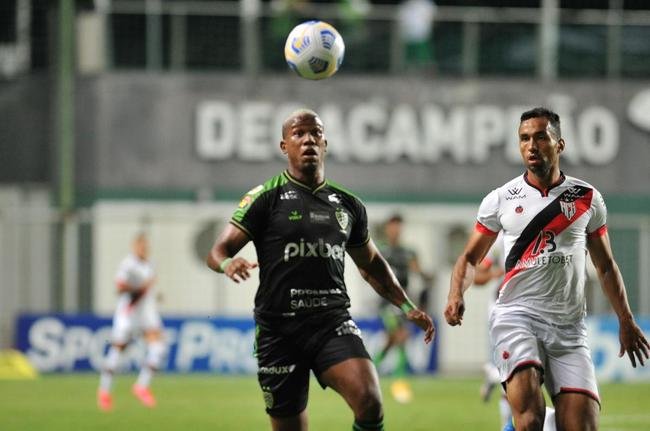 Fotos do jogo entre Amrica e Atltico-GO, no Independncia, em BH, pela 33 rodada do Campeonato Brasileiro de 2021