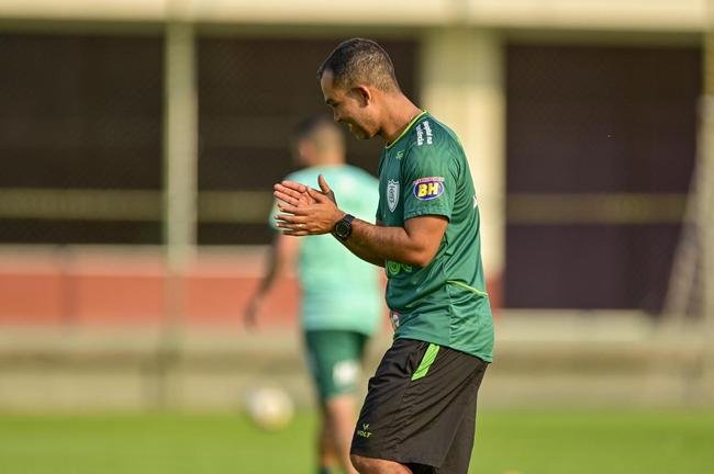 Em preparao para enfrentar o Corinthians no prximo domingo (18/9), o Amrica treinou nesta tera-feira (13/9)