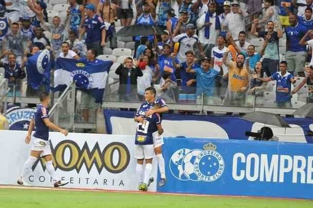Arrascaeta marcou o gol do Cruzeiro aos 43 do primeiro tempo