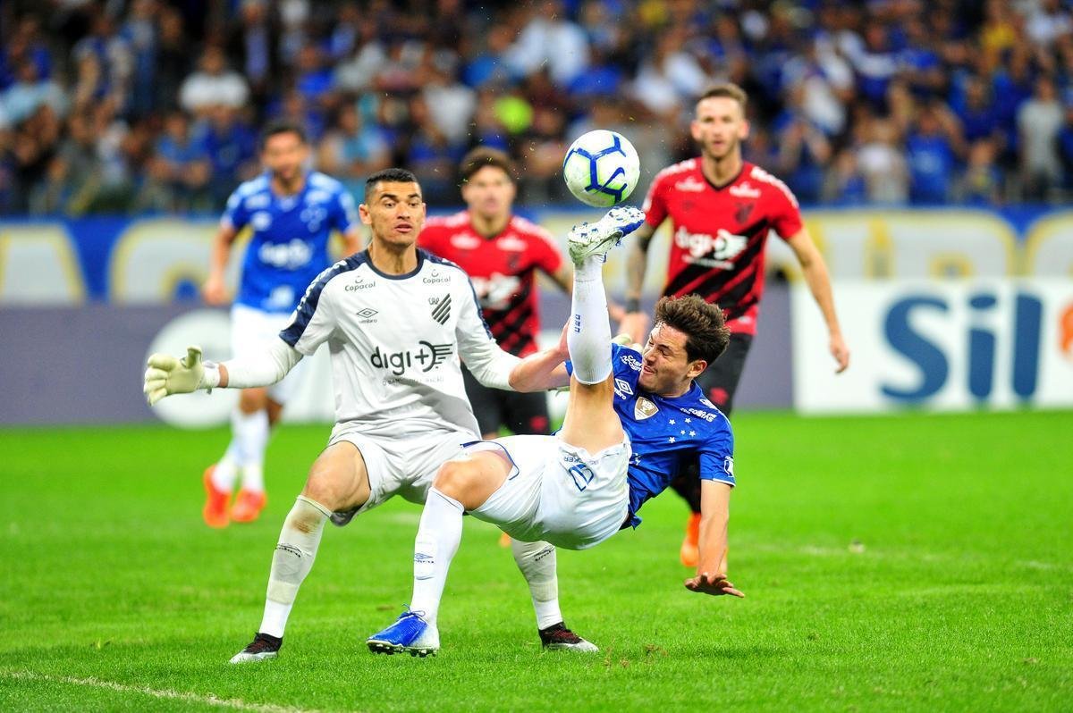 Fotos do segundo tempo de Cruzeiro x Athletico, no Mineiro, pela 12 rodada do Brasileiro