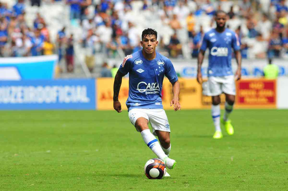 O volante argentino Lucas Romero  o terceiro estrangeiro com mais jogos pelo Cruzeiro. Entre 2016 e 2019, ele fez 152 jogos e marcou trs gols.