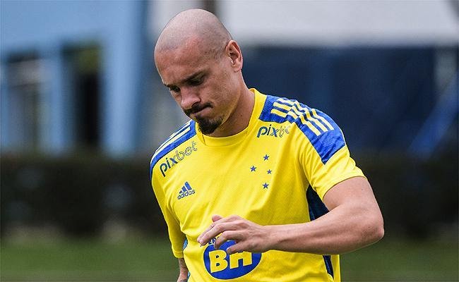 Maicon deve ser titular na zaga do Cruzeiro