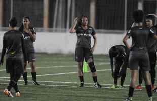 Reportagem acompanhou rotina de treinos do time feminino do Atltico