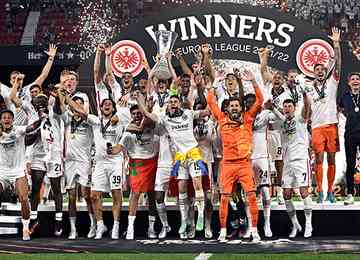 Equipe alemã conquistou um título continental depois de 42 anos; outro feito marcante é que o Frankfurt foi campeão de forma invicta