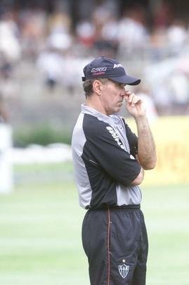 Mrio Srgio comandou o Atltico em um clssico, disputado na temporada 2004. O resultado? Vitria por 3 a 0 no Mineiro, em jogo vlido pela 37 rodada do Campeonato Brasileiro.