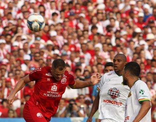 Náutico e Sampaio Corrêa iniciaram a decisão da Série C neste domingo