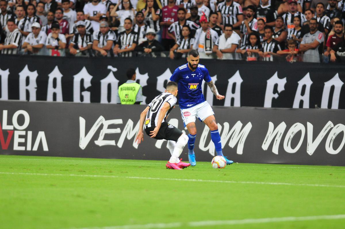 Joo Lucas (lateral-esquerdo)