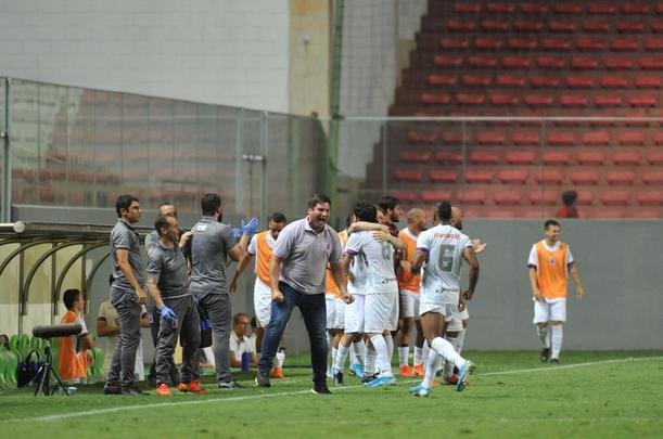 Amrica e Paran Clube se enfrentam pela 33 rodada da Srie B, no Horto