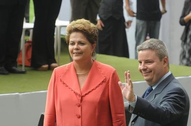 Com presen�a de personalidades, Mineir�o reabre portas