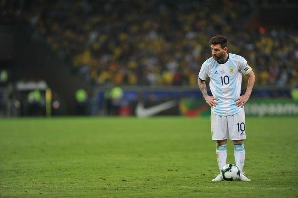 Fotos da vitria do Brasil sobre a Argentina, por 2 a 0, no Mineiro, pela semifinal da Copa Amrica; Gabriel Jesus e Firmino marcaram os gols da seleo em BH