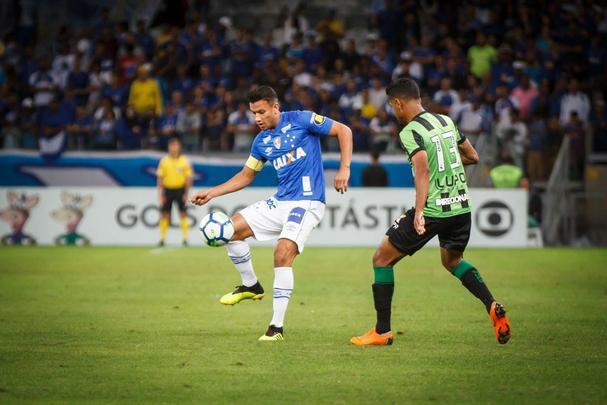 Depois de sair em desvantagem, Cruzeiro reagiu e conseguiu o empate com Arrascaeta
