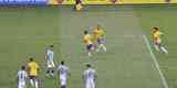 Phillippe Coutinho marca primeiro gol para o Brasil, em chute da entrada da rea