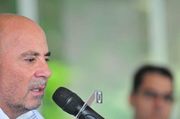 Sampaoli foi apresentado ao Atltico na tarde desta segunda-feira