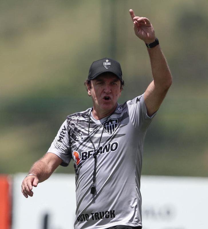 Primeiro treino comandado por Cuca desde a volta ao Atltico