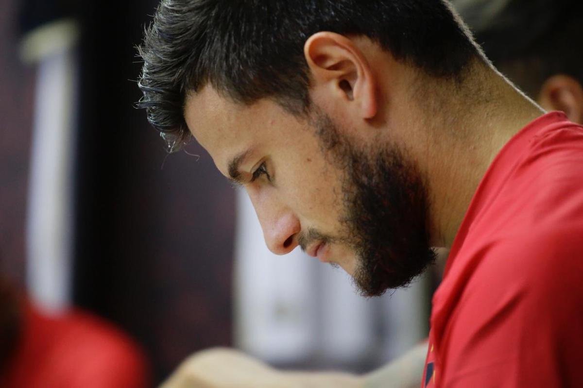 Nos vestirios do Barrado, elenco do Sport faz ltimos ajustes para o jogo diante do Fortaleza, s 16h da tarde deste sbado. 