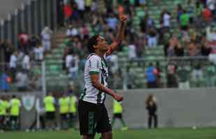 Zagueiro americano Rafael Lima marcou o gol do ttulo sobre o CRB e emocionou o Independncia