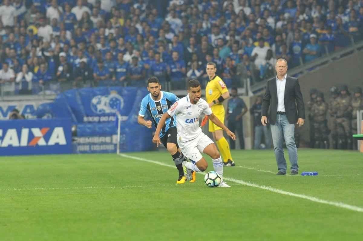 Fotos do primeiro duelo do duelo entre Cruzeiro e Grmio, no Mineiro, pela semifinal da Copa do Brasil