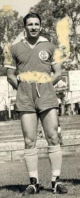 Ap�s se destacar pelo Internacional e ter uma passagem relativamente curta pelo Palmeiras, Jos� Vilalba assinou contrato com o Atl�tico. Atuou pelo clube mineiro apenas na temporada 1946. No Alvinegro, o atacante marcou sete gols em 20 partidas e conquistou o Campeonato Mineiro daquele ano antes de voltar para o Inter. Na Argentina, jogou apenas no Santo Tom�, clube da cidade em que nasceu.