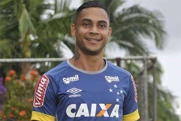 Bryan (lateral-esquerdo) - trocou o Amrica pelo Cruzeiro depois do Campeonato Mineiro de 2016. Em dois anos no clube, disputou 32 partidas e no balanou a rede.