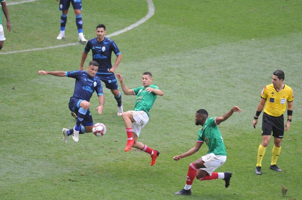 Imagens de Cruzeiro x CSA, no estdio Independncia, em Belo Horizonte, pela 2 rodada da Srie B