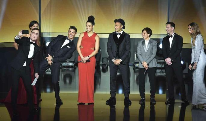 Confira as fotos dos bastidores e da cerimônia da Bola de Ouro