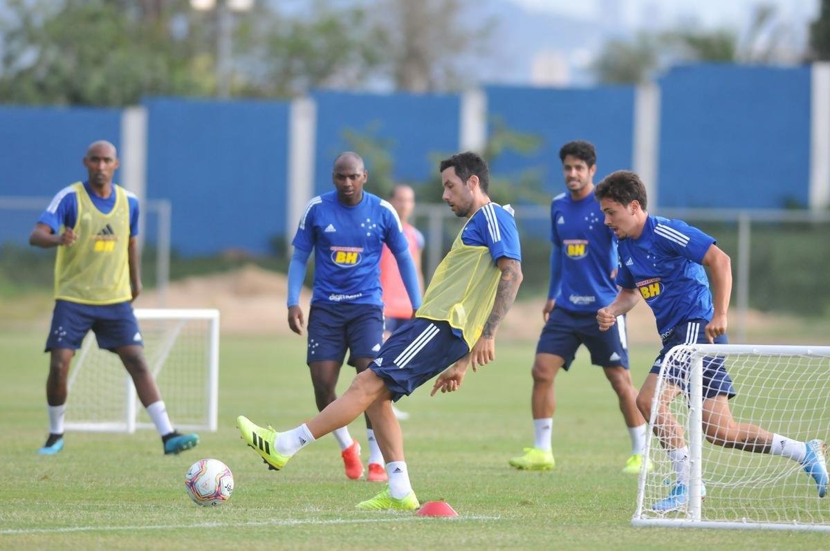 Fotos do terceiro treino do Cruzeiro na Toca da Raposa II (crdito: Alexandre Guzanshe/EM D.A Press)
