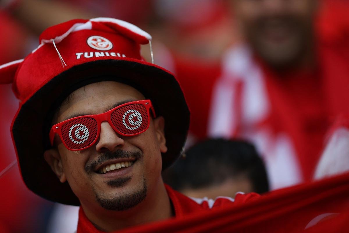 Imagens dos torcedores no jogo entre Dinamarca e Tunsia, pelo Grupo D da Copa do Mundo.