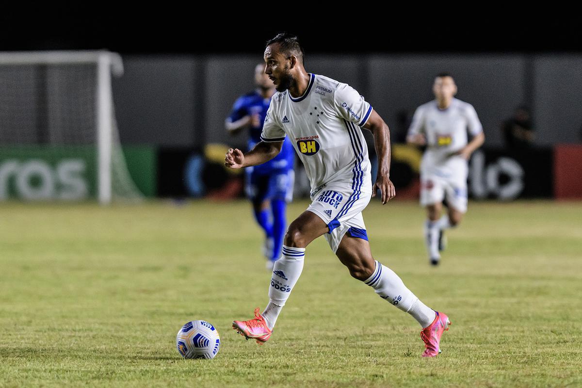 Felipe Augusto foi anunciado pelo Cruzeiro em 13 de fevereiro. Seu último clube foi o América. Até aqui, o atacante disputou cinco jogos com a camisa celeste e marcou um gol.