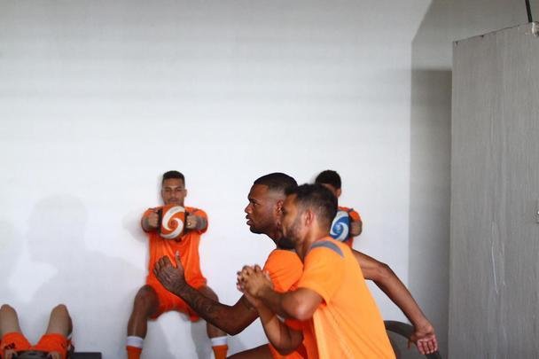 A reapresentação do elenco contou com o goleiro Carlos Miguel, ex-Internacional, o meia Diogo, ex-Atlético-AC e o volante Júlio Romão, ex-Ponte Preta, todos novidades para o elenco Tricolor de 2020