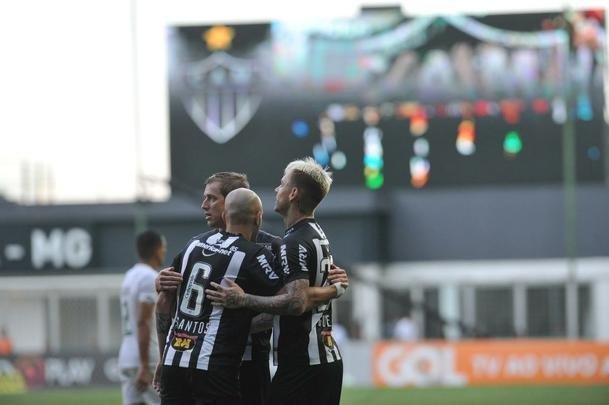 Imagens do jogo e da torcida do Galo no Independncia
