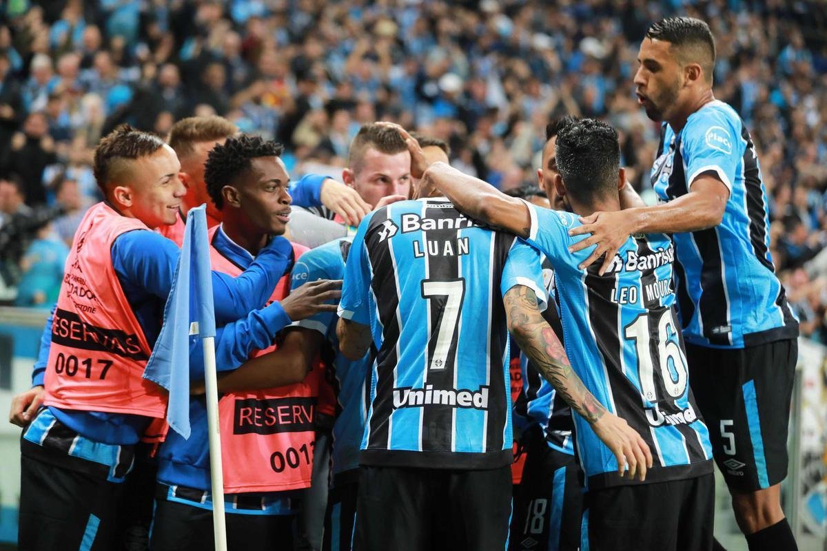Oitavas de final de 2017 - Grmio venceu o Godoy Cruz, da Argentina, por 1 a 0 fora de casa no primeiro jogo. Na segunda partida, venceu em casa por 2 a 1 e se classificou.