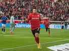 Alvo do Atltico, Paulinho marca em goleada do Leverkusen; veja o lance