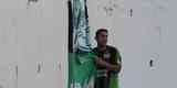 Comemorao do atacante com bandeira da torcida aps gol sobre Londrina, no Independncia, pela Srie B
