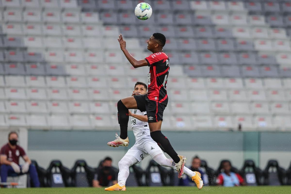 Athletico-PR 0 x 1 Atltico: veja fotos do jogo pela Srie A