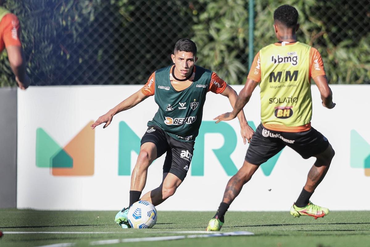Fotos do primeiro treino de Diego Costa pelo Atltico