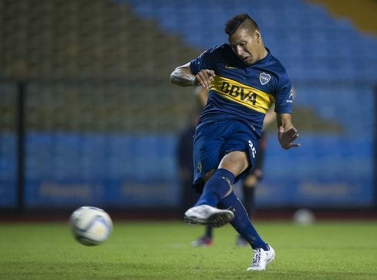 Andrés Chávez atuava pelo Boca Juniors e chega ao São Paulo para o restante da temporada