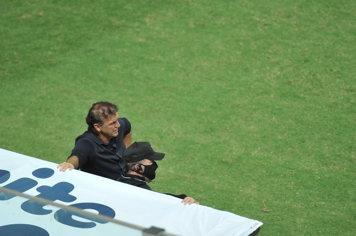 Fotos do jogo de ida da semifinal do Mineiro entre Tombense e Atltico, no Independncia, em Belo Horizonte.