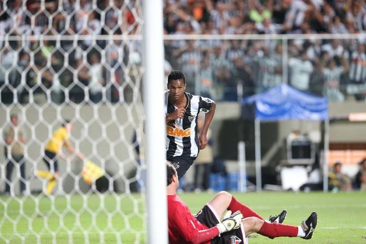 08/05/2013 - Atltico 4 x 1 So Paulo - J marcou trs gols pelo Galo